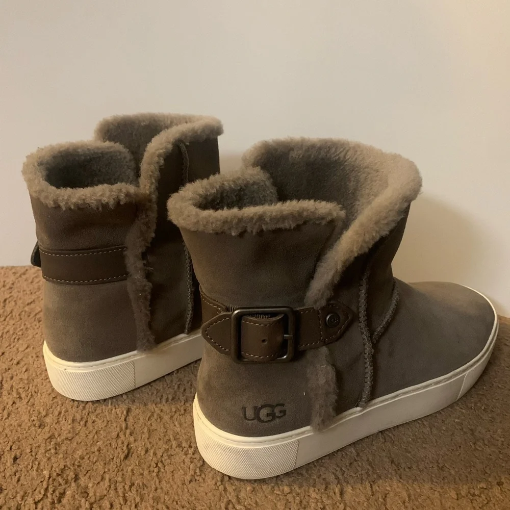UGG Fur Suede Boots - Picture 4 of 5